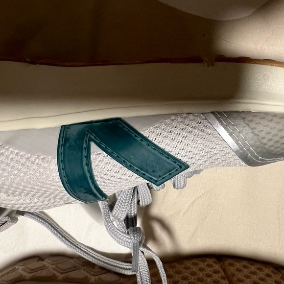 Veja Condor - Gray and Teal Sneakers - Picture 2 of 7